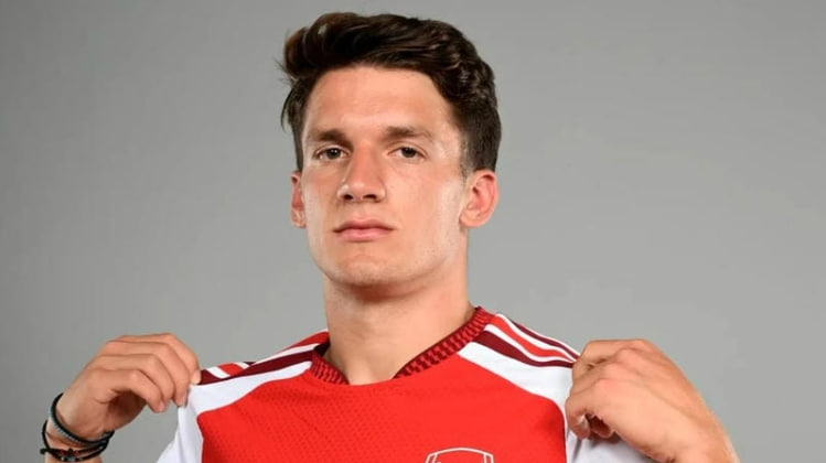 Arsenal hoàn tất thương vụ chiêu mộ Christos Tzolis hè 2026